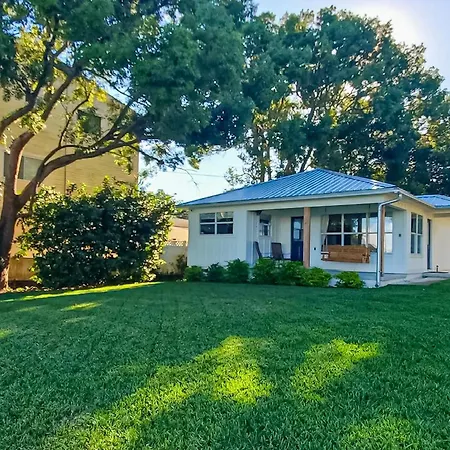 Wards Family Cottages - Master